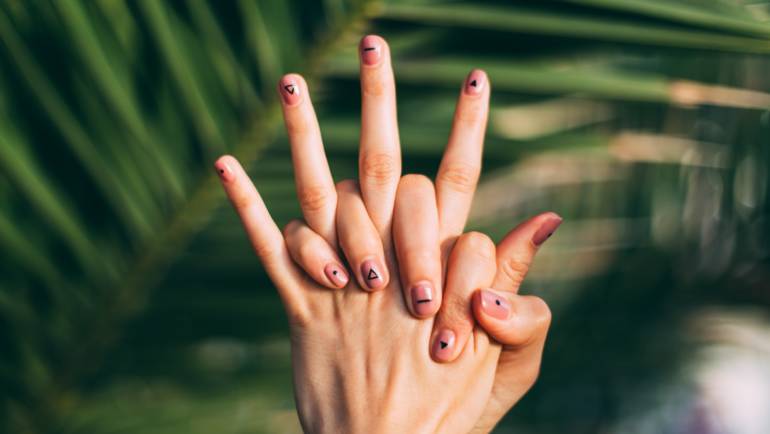 4 recomendaciones para cuidar tus manos y uñas durante la cuarentena